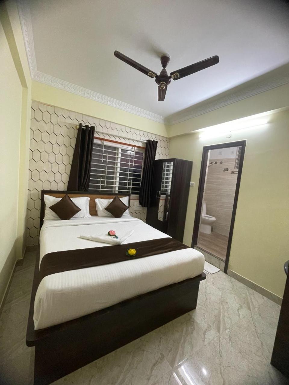 Hotel East Park Electronic City Kammasandra Pokoj fotografie